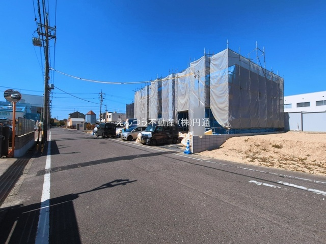 ケイアイグレイス浦里3期の前面道路含む現地写真