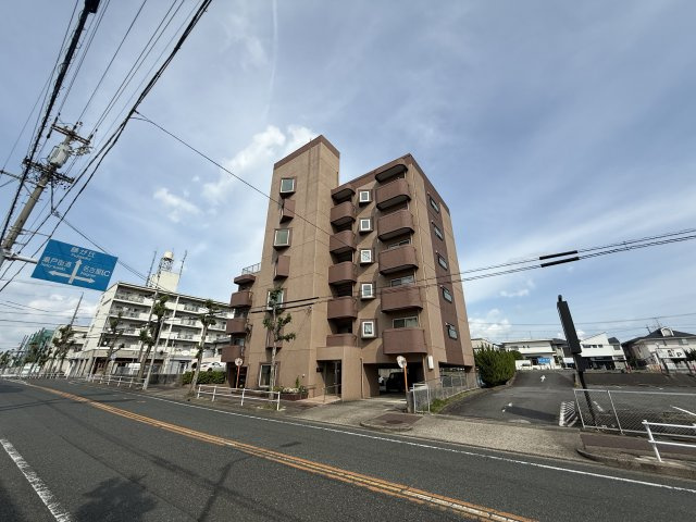 エスポア一社の外観
