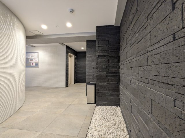 クレストタップ神戸湊町ノアールのロビー