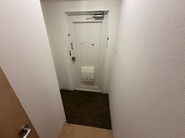 EST-AYの玄関