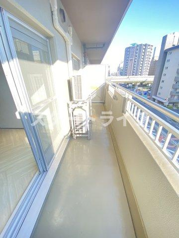 大阪市淀川区西中島２丁目の賃貸マンションのバルコニー
