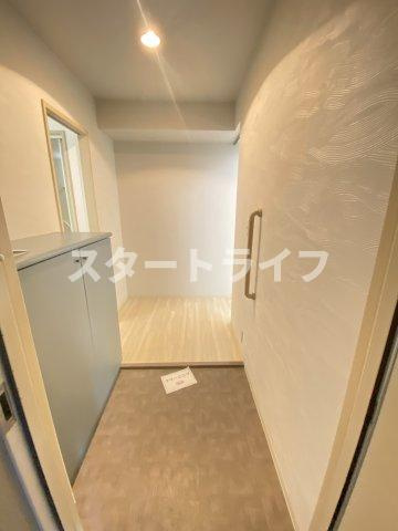 大阪市淀川区西中島２丁目の賃貸マンションの玄関