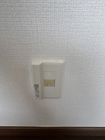 インターネットのコンセント付きです♪