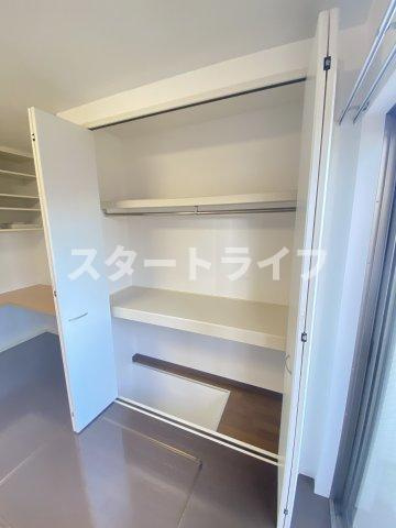 大阪市淀川区木川東４丁目の賃貸マンションの収納