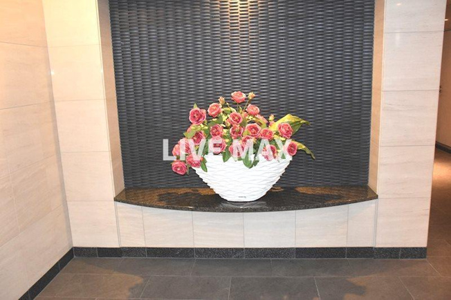 【エントランス】ＳＯＨＯ烏丸