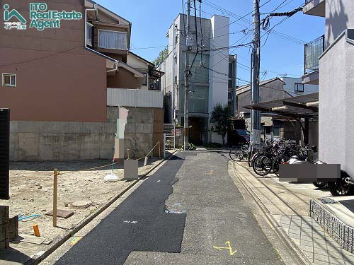 田中里ノ内町 建築条件なし 土地の前面道路含む現地写真