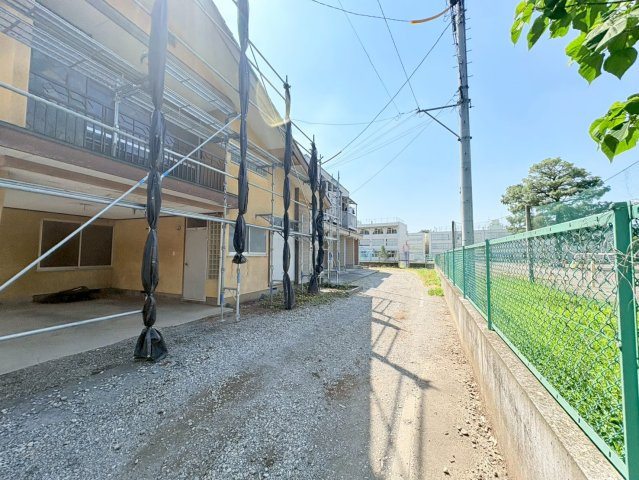 狭山市堀兼　建築条件なし売地　西武新宿線『新狭山駅』徒歩34分　【堀兼小学区】の前面道路含む現地写真