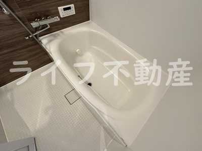 スプランディッド玉造の浴室|落ち着いた空間のお風呂です