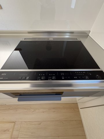 久留米市城島町城島 第1 1号棟のキッチン|IHクッキングヒーター搭載。掃除しやすくお手入れが簡単