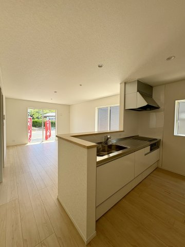 久留米市城島町城島 第1 1号棟のキッチン|広いキッチンで家族と料理が可能