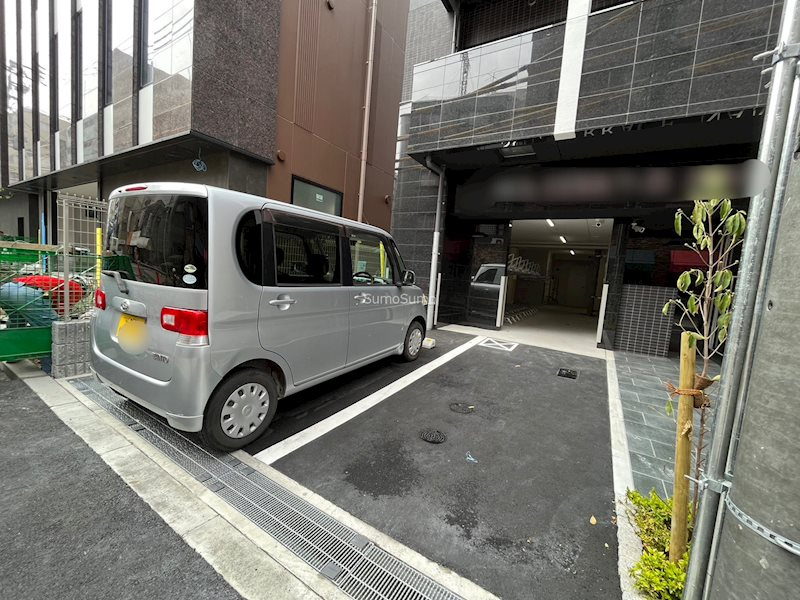ソルテラス難波NEOの駐車場|駐車場があるので、車を買う予定の方も安心です