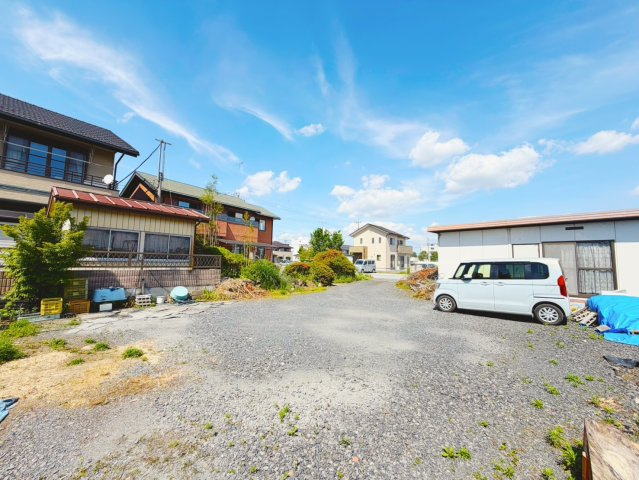 敷地180坪超！ミサワの中古住宅♪の駐車場