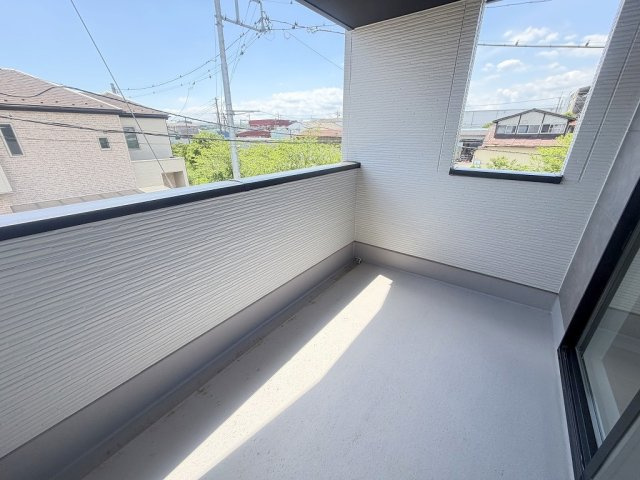 三郷市新和3丁目　新築戸建のバルコニー|南向きバルコニーにて陽当り良好