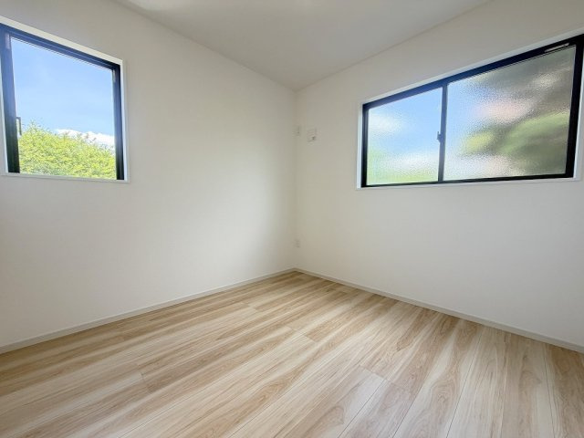 三郷市新和3丁目　新築戸建の洋室|1階の洋室4.5帖・子供部屋にいかがでしょう