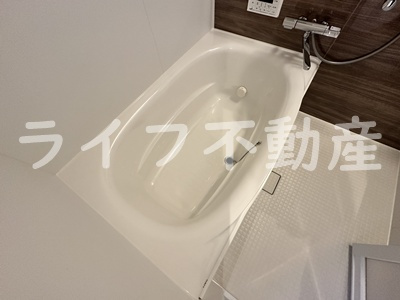 スプランディッド玉造の浴室|落ち着いた空間のお風呂です