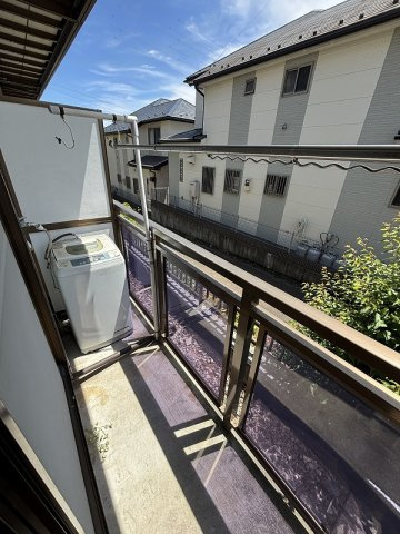 テラスからの眺望は南向き１階２面採光で陽当り風通し良好です♪