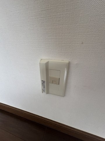 インターネットのコンセント付きです♪