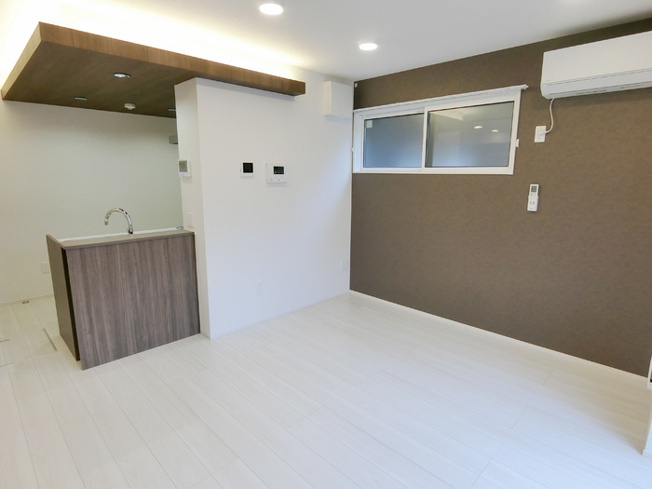 【居間・リビング】Ｄ－ＲＯＯＭ八軒小路