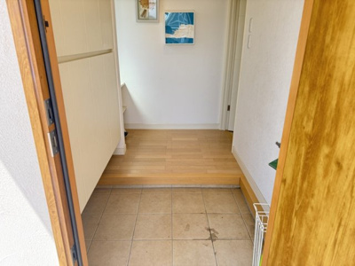 【玄関】 | 佐久市新子田伊勢林中古住宅