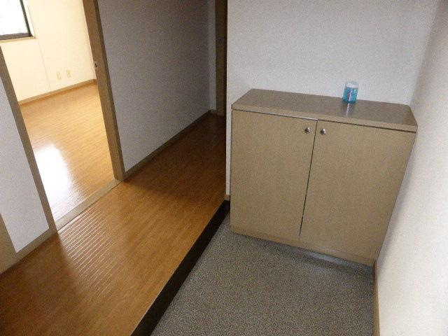 ベルフォレストAの玄関