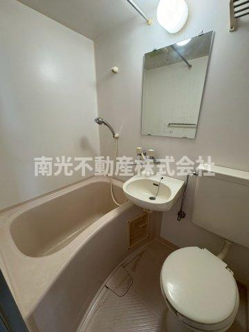 長瀬駅前マンションの浴室