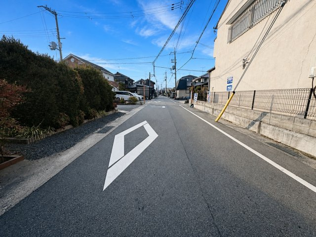 淀際目町のおうちの前面道路含む現地写真