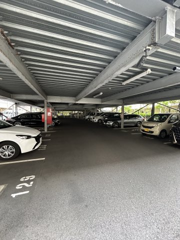 ザ・ガーデネスクシティアクア館の駐車場|駐車場です
