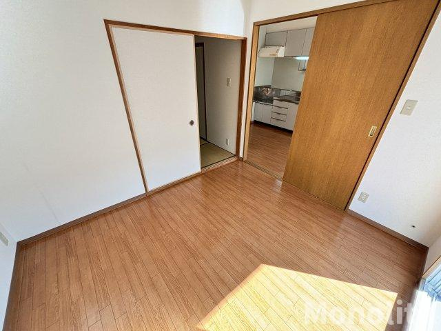リヴェールド和泉の洋室