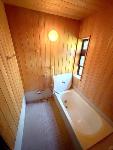 日の出町平井　中古戸建の浴室