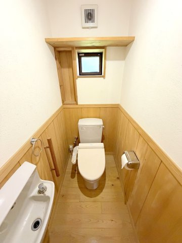 日の出町平井　中古戸建のトイレ