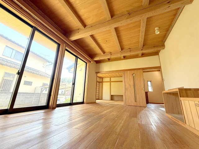 日の出町平井　中古戸建の居間・リビング