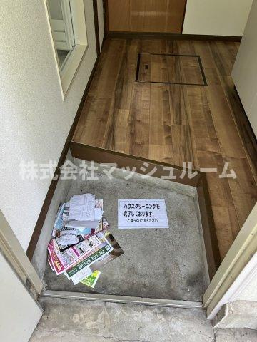 ハイツ城山A棟の玄関