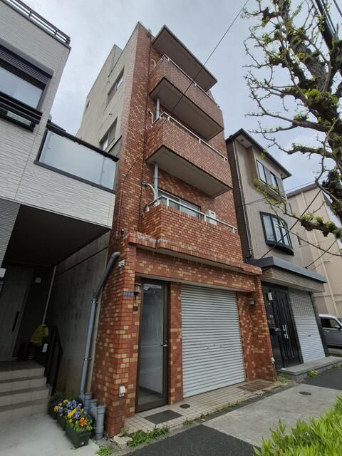 マンション志村の外観