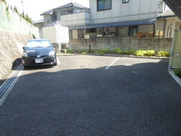 エルアモールの駐車場