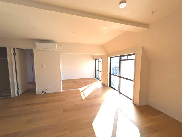 豊島区長崎４丁目の賃貸マンションの洋室|別角度から洋室撮影