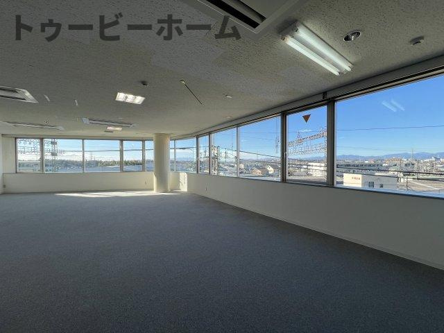 所沢市西所沢１丁目の店舗事務所のロビー|建物の内部です