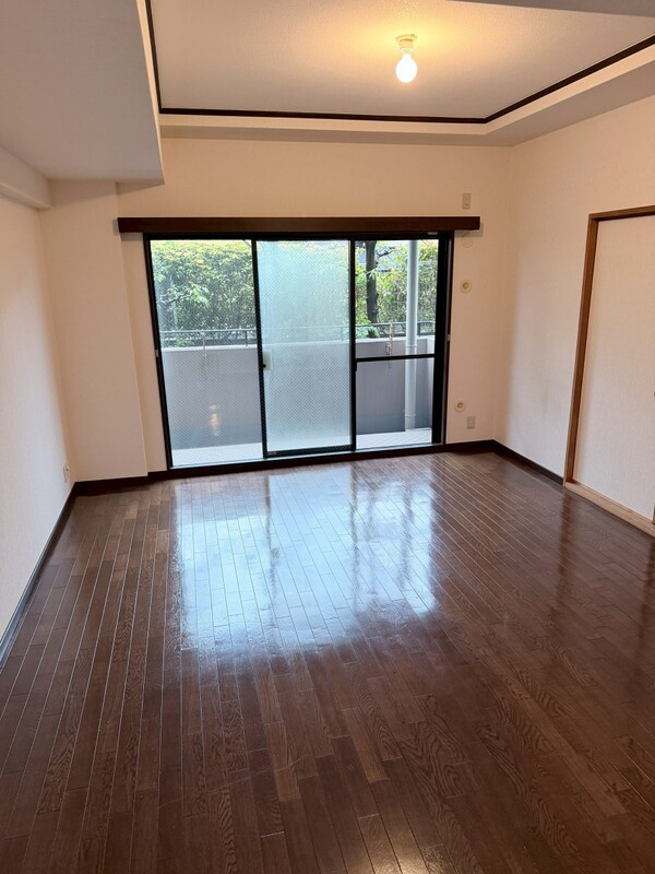 藤和芦屋川ホームズの居間・リビング