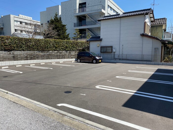 ヴィラ新本町の駐車場|駐車場