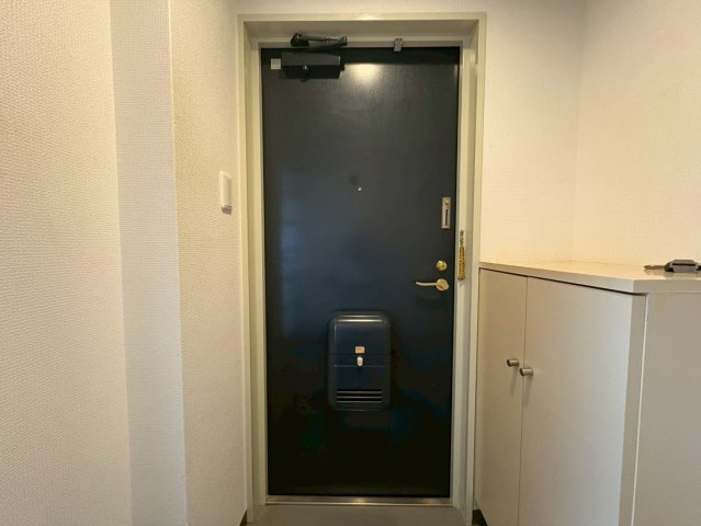 ルシード小阪の玄関