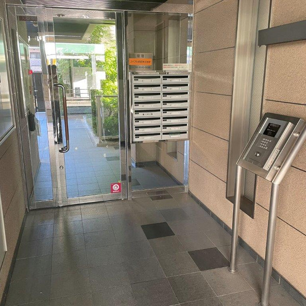 ソーテルヌ弐番館のエントランス|ゆとりのあるエントランスです