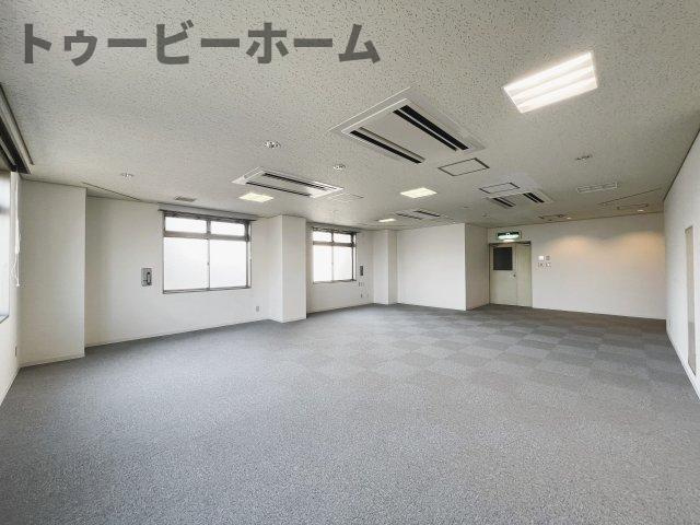 所沢市西所沢１丁目の事務所のロビー|ゆとりのあるロビーです