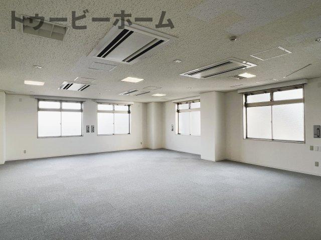 所沢市西所沢１丁目の事務所のロビー|ゆとりのあるロビーです