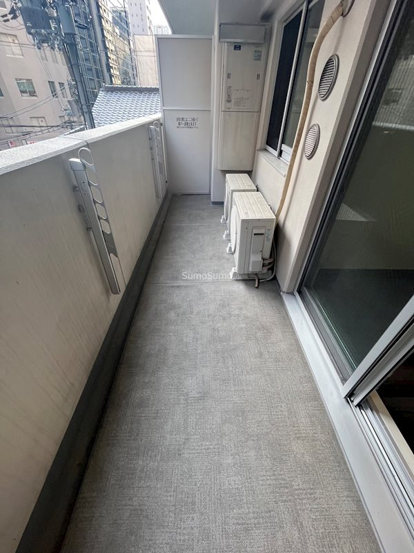 プレサンスロジェ本町のバルコニー