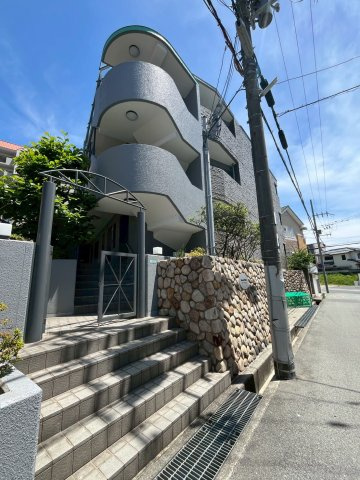 メゾンダーンジュの外観