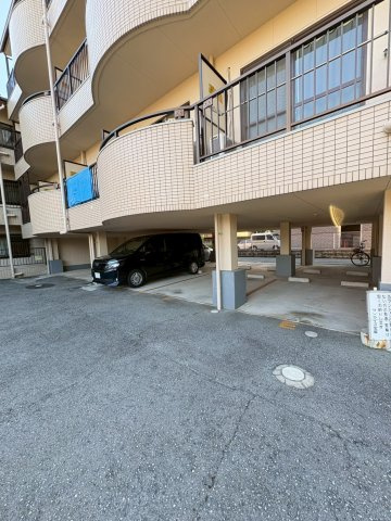 サンライズ宝塚の駐車場