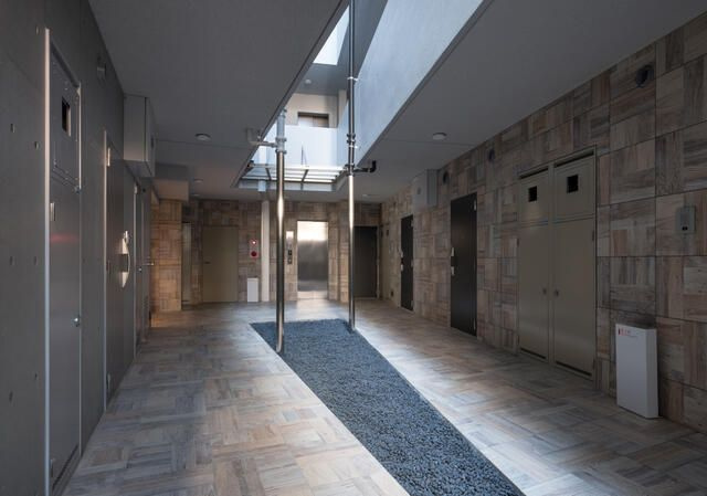Ｂ　ＣＩＴＹ　ＡＰＡＲＴＭＥＮＴ　ＳＨＩＮＪＵＫＵ　ＮＷのエントランス