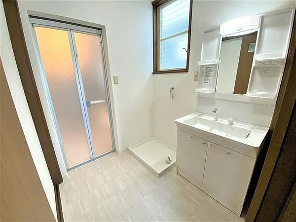 貝塚市新井　中古戸建の独立洗面台