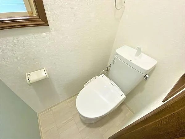 貝塚市新井　中古戸建のトイレ