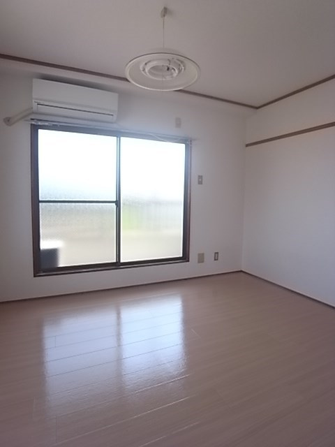 熊野マンションの寝室|落ち着いて過ごせるお部屋なので、寝室にいかがでしょうか