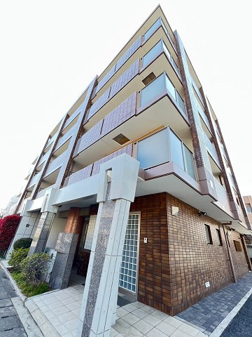 ローランド甲子園の外観